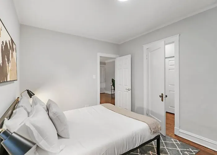 Elegant & Stylishly 1br Fully Furnished - Lincoln 205 Apartment